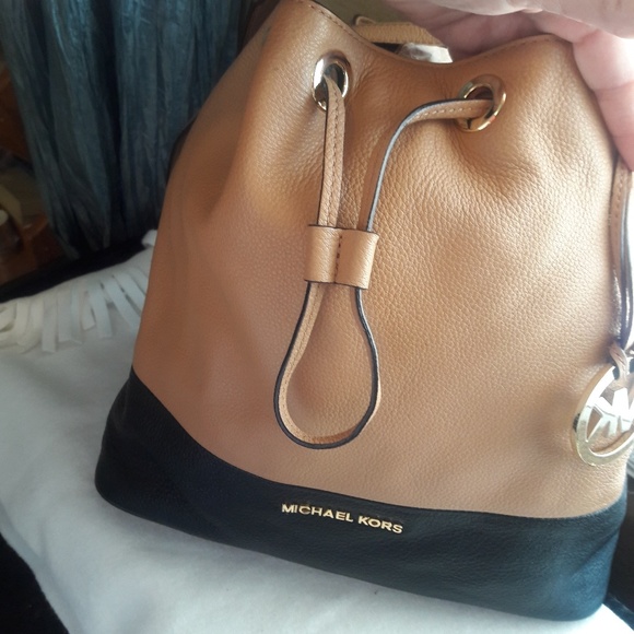 Michael Kors Handbags - Hold for Stephani Like New Michael Kors Purse